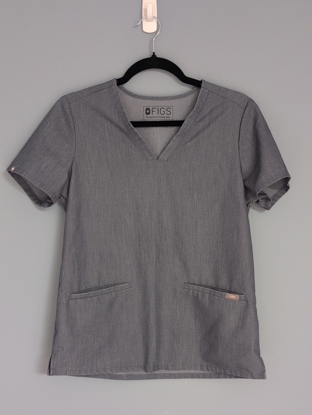 Figs Women's Heather Gray V-Neck Short Sleeve Scrub Top